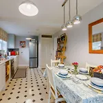 1 Bed In Whitby Oc-90699 Ferienhaus *