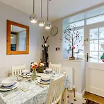 1 Bed In Whitby Oc-90699 Ferienhaus *