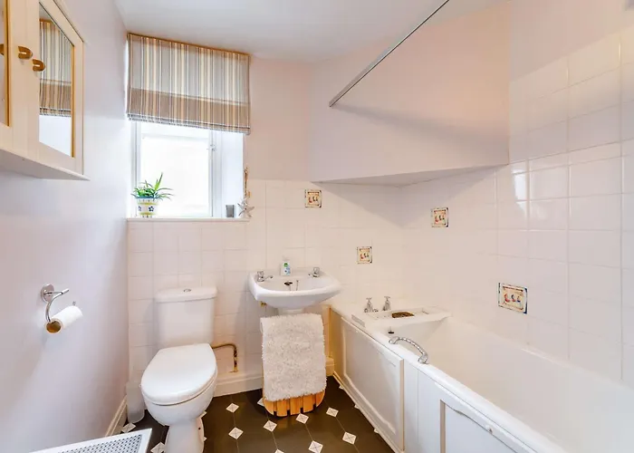 1 Bed In Whitby Oc-90699